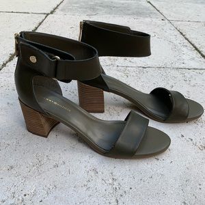 NWOT Tommy Hilfiger Olive Green Block Heel Sandals